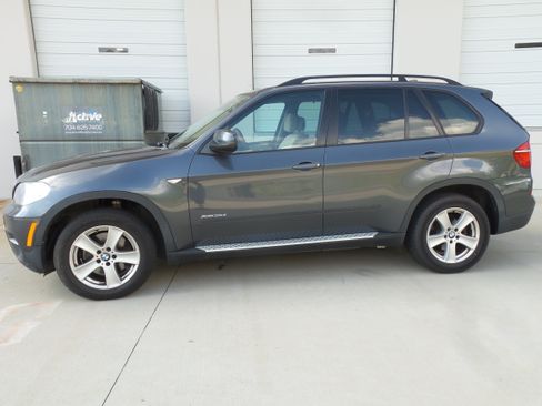Used 2012 BMW X5 xDrive35d AWD/4WD image 2