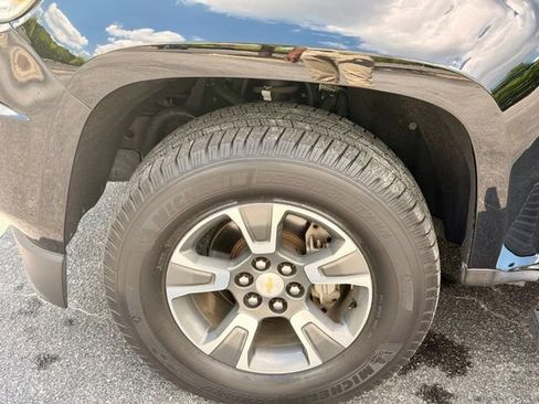 Used 2017 Chevrolet Colorado Z71 w/ Z71 Midnight Edition AWD/4WD image 32