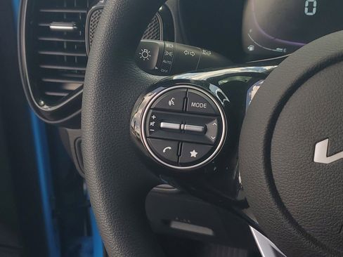 Used 2025 Kia Soul S FWD image 25