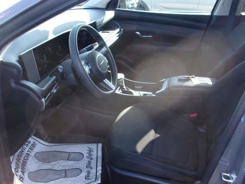 Used 2025 Hyundai Tucson SEL image 3