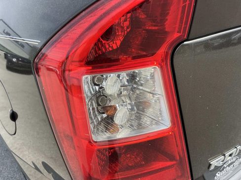 Used 2009 Kia Rondo LX FWD image 10