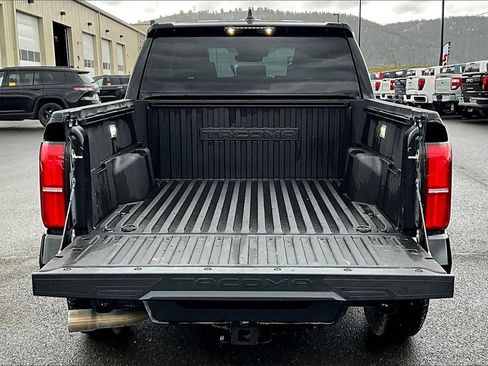 Used 2025 Toyota Tacoma TRD Off-Road image 18