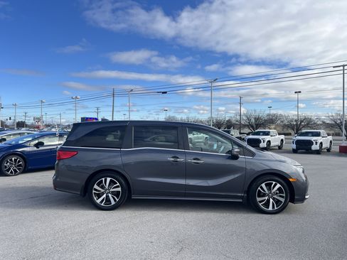 Used 2023 Honda Odyssey Touring image 4