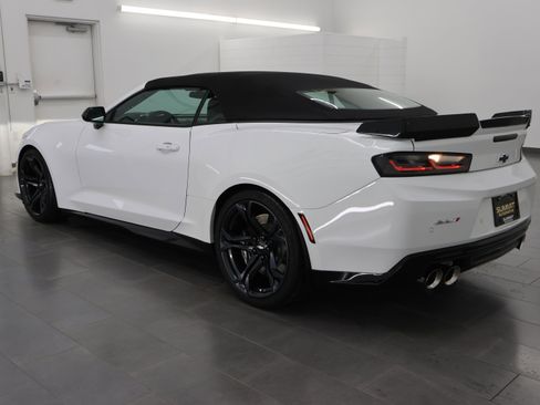 Used 2018 Chevrolet Camaro ZL1 RWD image 5