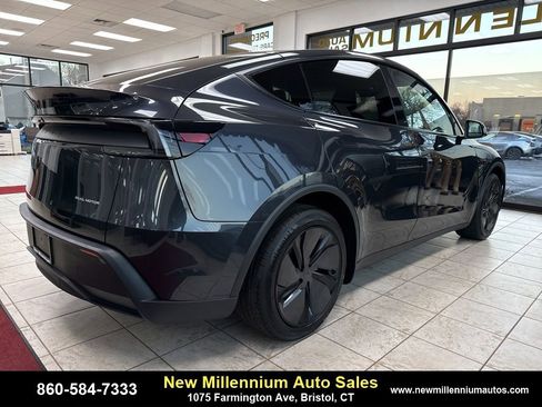 Used 2026 Tesla Model Y Long Range image 4