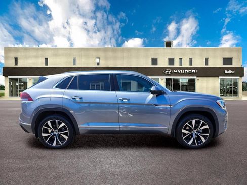 Used 2025 Volkswagen Atlas Cross Sport SEL Premium R-Line AWD/4WD image 2