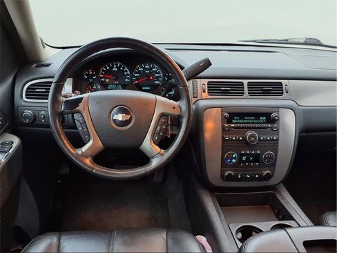 Used 2010 Chevrolet Tahoe LT w/ Luxury Package image 4