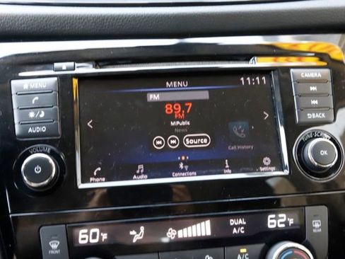Used 2019 Nissan Rogue SV AWD/4WD image 23
