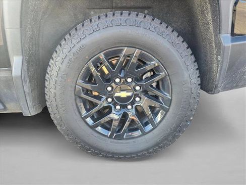 Used 2024 Chevrolet Silverado EV W/T AWD/4WD image 10