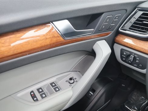 Used 2022 Audi Q5 2.0T Premium Plus image 34