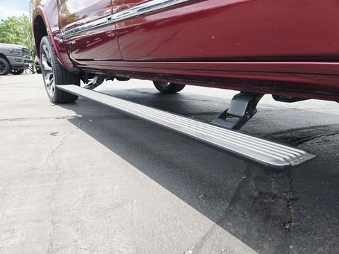 Used 2023 RAM 1500 Limited w/ Body Color Bumper Group AWD/4WD image 17