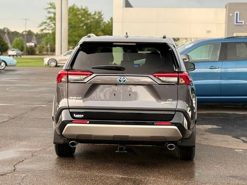 Used 2024 Toyota RAV4 SE w/ Weather Package AWD/4WD image 33