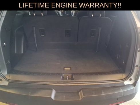 Used 2023 Chevrolet Traverse LT image 26