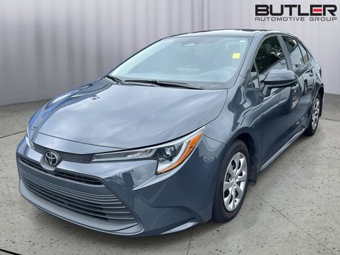 Used 2025 Toyota Corolla LE FWD image 1