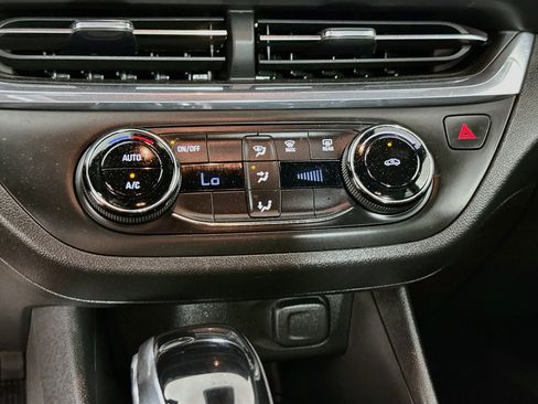Used 2026 Buick Envista Preferred FWD image 22