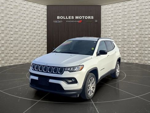 Certified 2022 Jeep Compass Latitude image 10