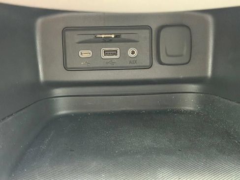 Used 2024 Chevrolet Equinox LT FWD image 22