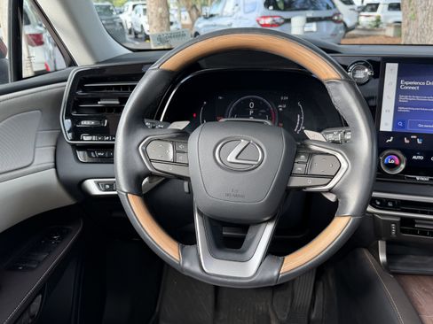 Used 2024 Lexus RX 350 FWD w/ Convenience Package image 33