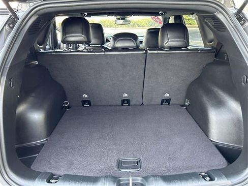 Used 2023 Jeep Compass Trailhawk image 24