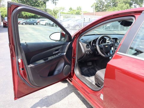 Used 2016 Chevrolet Cruze LT FWD image 18