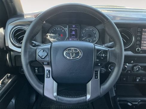 Used 2020 Toyota Tacoma TRD Sport w/ Blackout Package AWD/4WD image 12