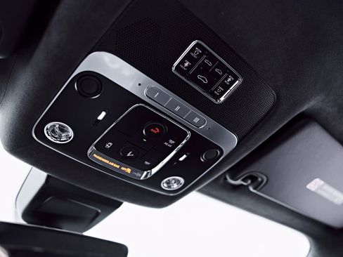 Used 2023 Bentley Flying Spur S V8 AWD/4WD image 83