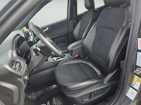 Used 2025 Ford Escape ST-Line image 13