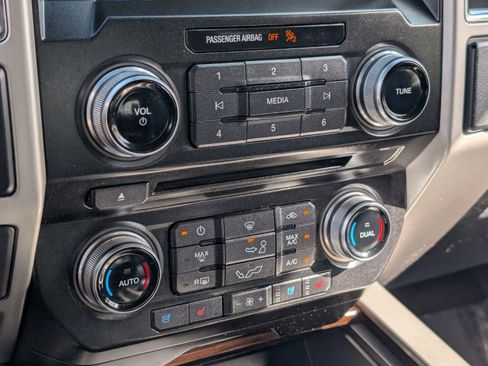 Used 2016 Ford F150 Lariat w/ Equipment Group 502A Luxury image 23