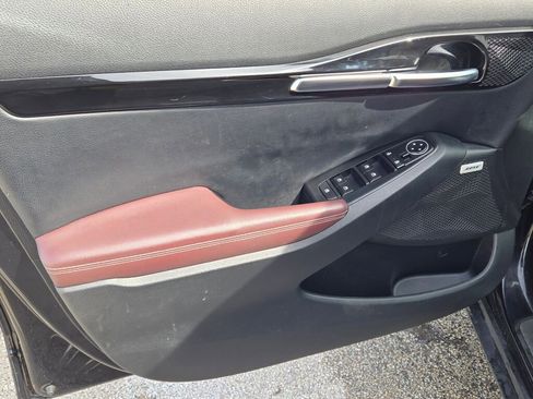 Used 2023 Kia Seltos SX image 19