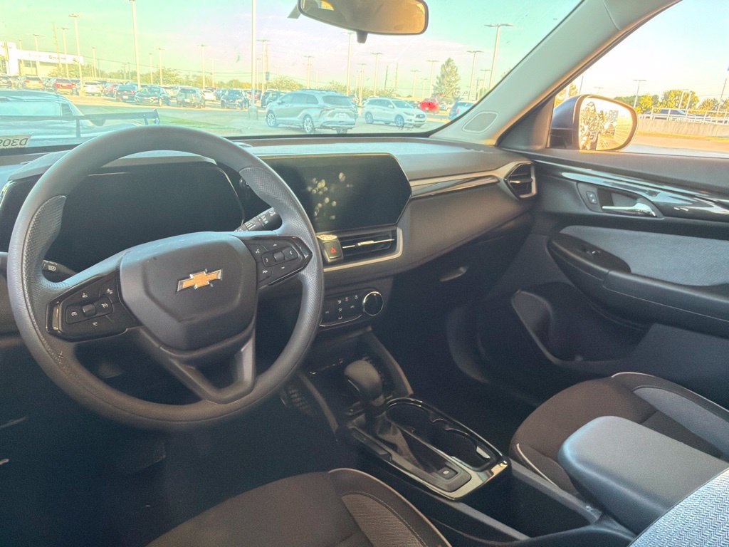 Used 2025 Chevrolet TrailBlazer LS w/ LS Confidence Package FWD image 8