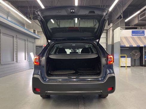 Certified 2025 Subaru Outback Premium w/ Popular Package #1A image 9