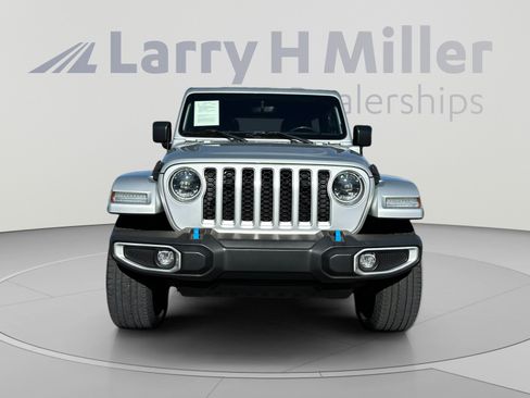 Used 2023 Jeep Wrangler Unlimited Sahara AWD/4WD image 8