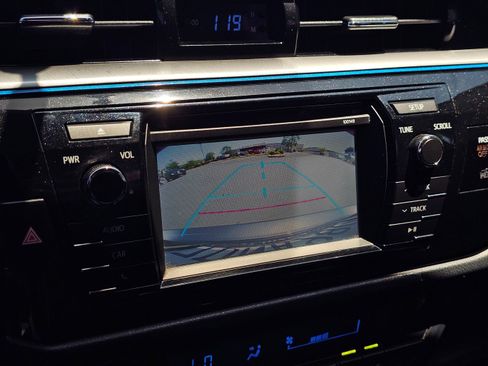 Used 2014 Toyota Corolla S FWD image 29