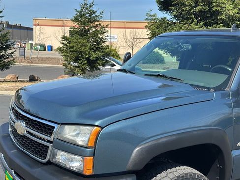 Used 2006 Chevrolet Silverado 3500 LT w/ Skid Plate Package AWD/4WD image 12
