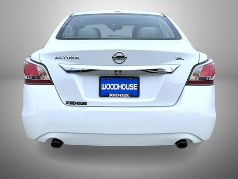 Used 2015 Nissan Altima 2.5 SL w/ Moonroof Package FWD image 6
