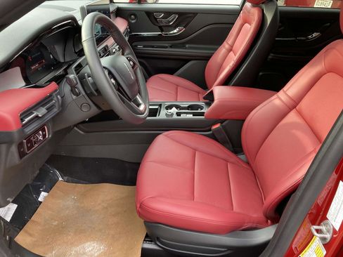 New 2025 Lincoln Corsair Reserve w/ Equipment Group 202A image 21