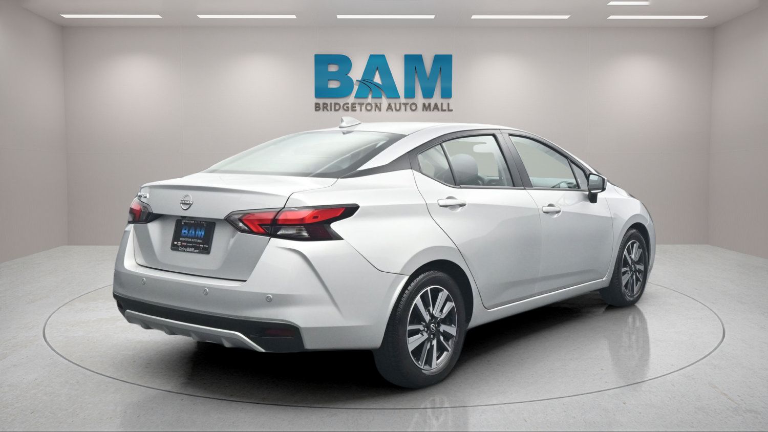 Used 2025 Nissan Versa SV FWD image 6