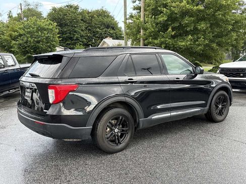 Used 2020 Ford Explorer XLT AWD/4WD image 6