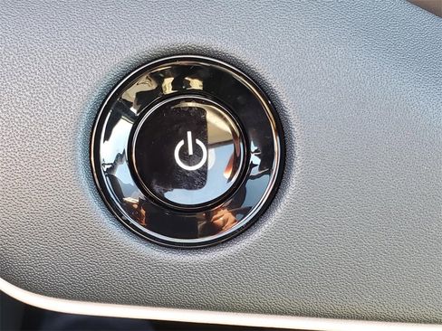 New 2026 Nissan Leaf image 17