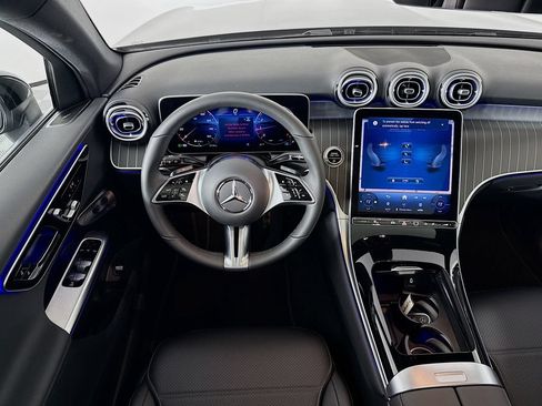 Used 2026 Mercedes-Benz GLC 300 4MATIC image 24