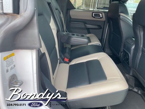 Used 2024 Ford Bronco Wildtrak image 16