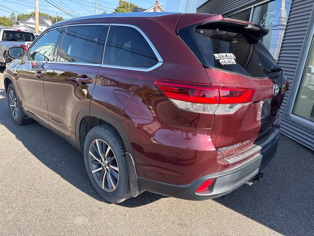 Used 2019 Toyota Highlander XLE AWD/4WD image 8
