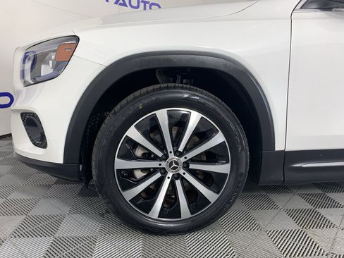Used 2022 Mercedes-Benz GLB 250 4MATIC w/ Premium Package Lite image 11