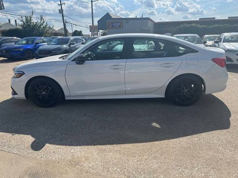 Used 2023 Honda Civic Sport image 10