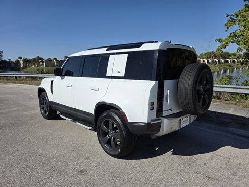 Used 2020 Land Rover Defender 110 S image 2