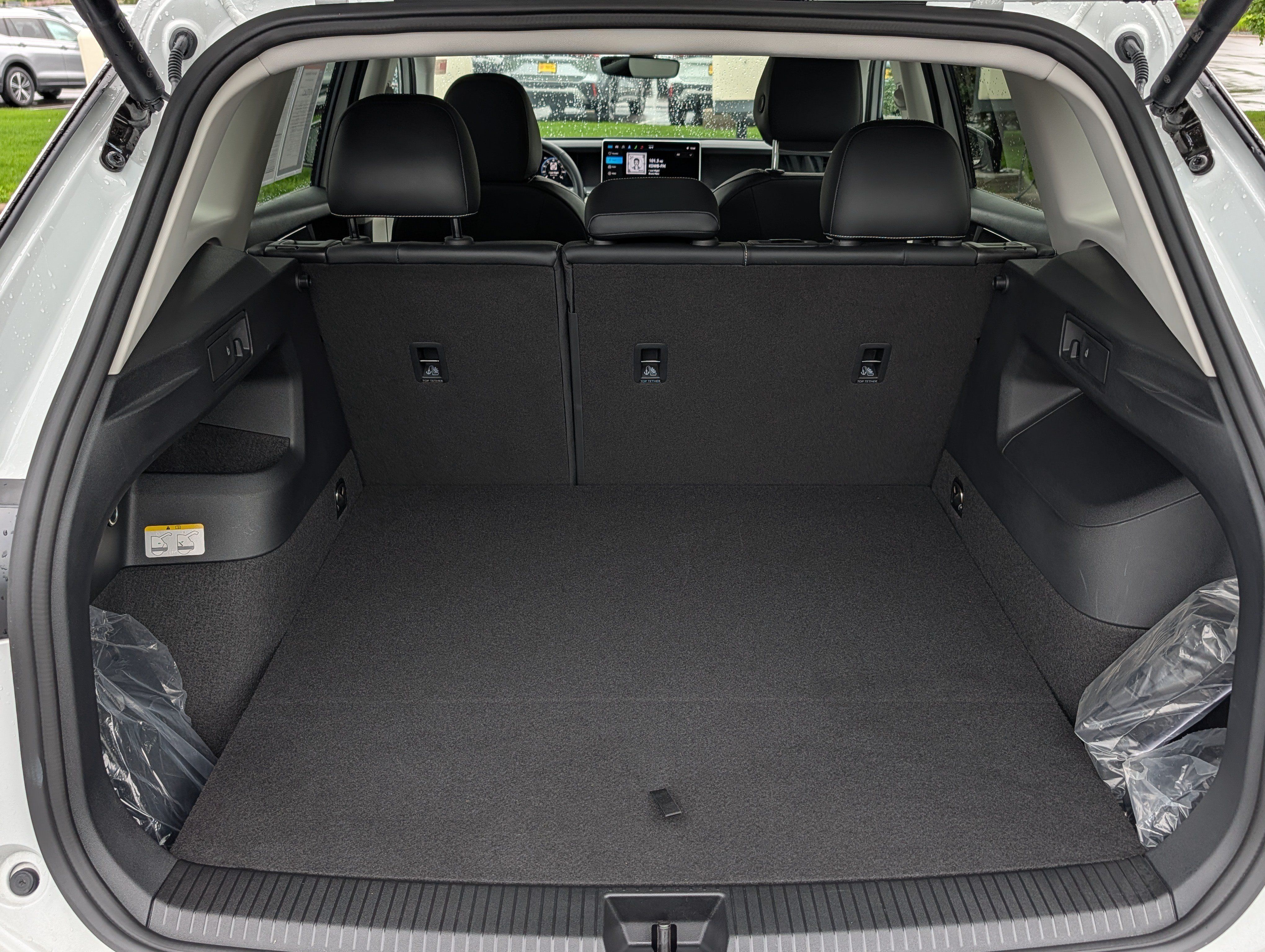 Certified 2025 Volkswagen Tiguan SE AWD/4WD image 18
