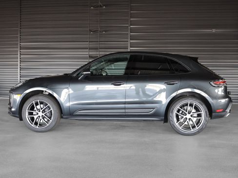 Used 2026 Porsche Macan AWD/4WD image 2
