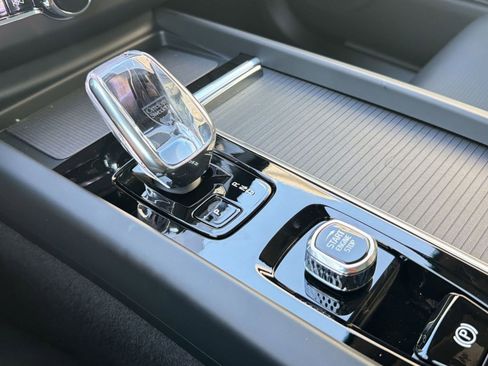 New 2026 Volvo XC60 B5 Ultra w/ Climate Package AWD/4WD image 16