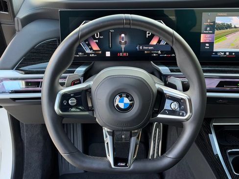 Used 2025 BMW 740i xDrive w/ Premium Package AWD/4WD image 27