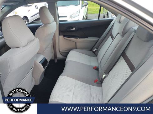 Used 2014 Toyota Camry LE image 14